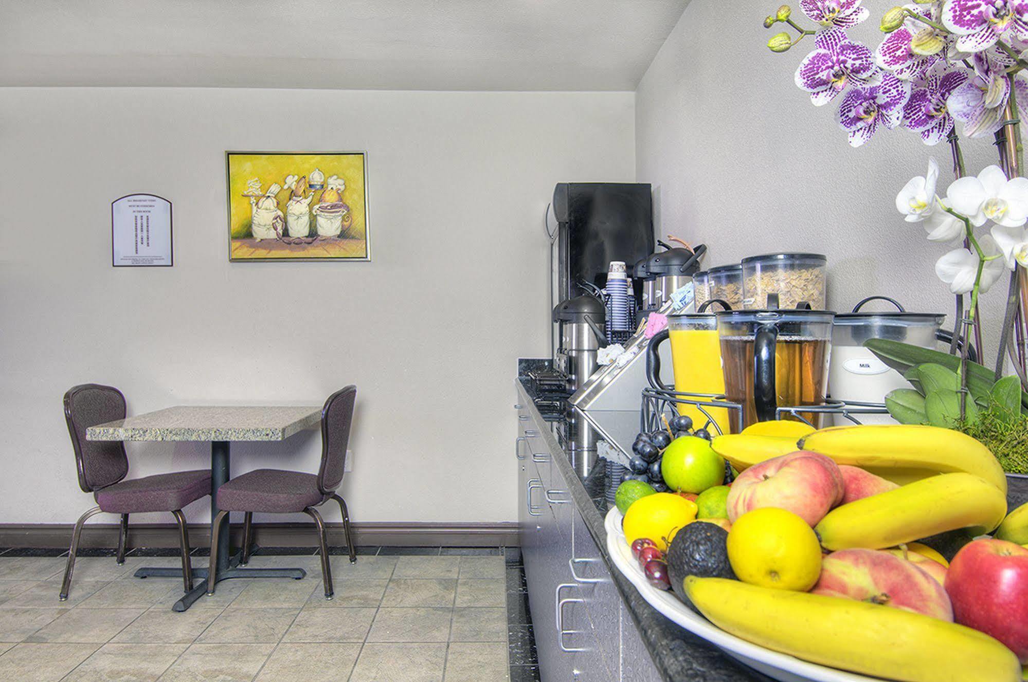 Los Prados Hotel San Mateo Ngoại thất bức ảnh