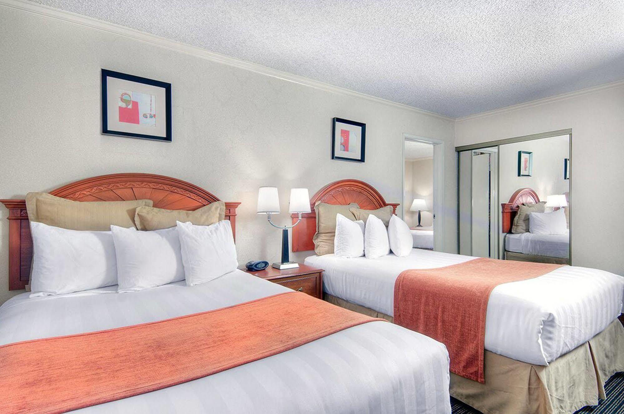 Los Prados Hotel San Mateo Ngoại thất bức ảnh