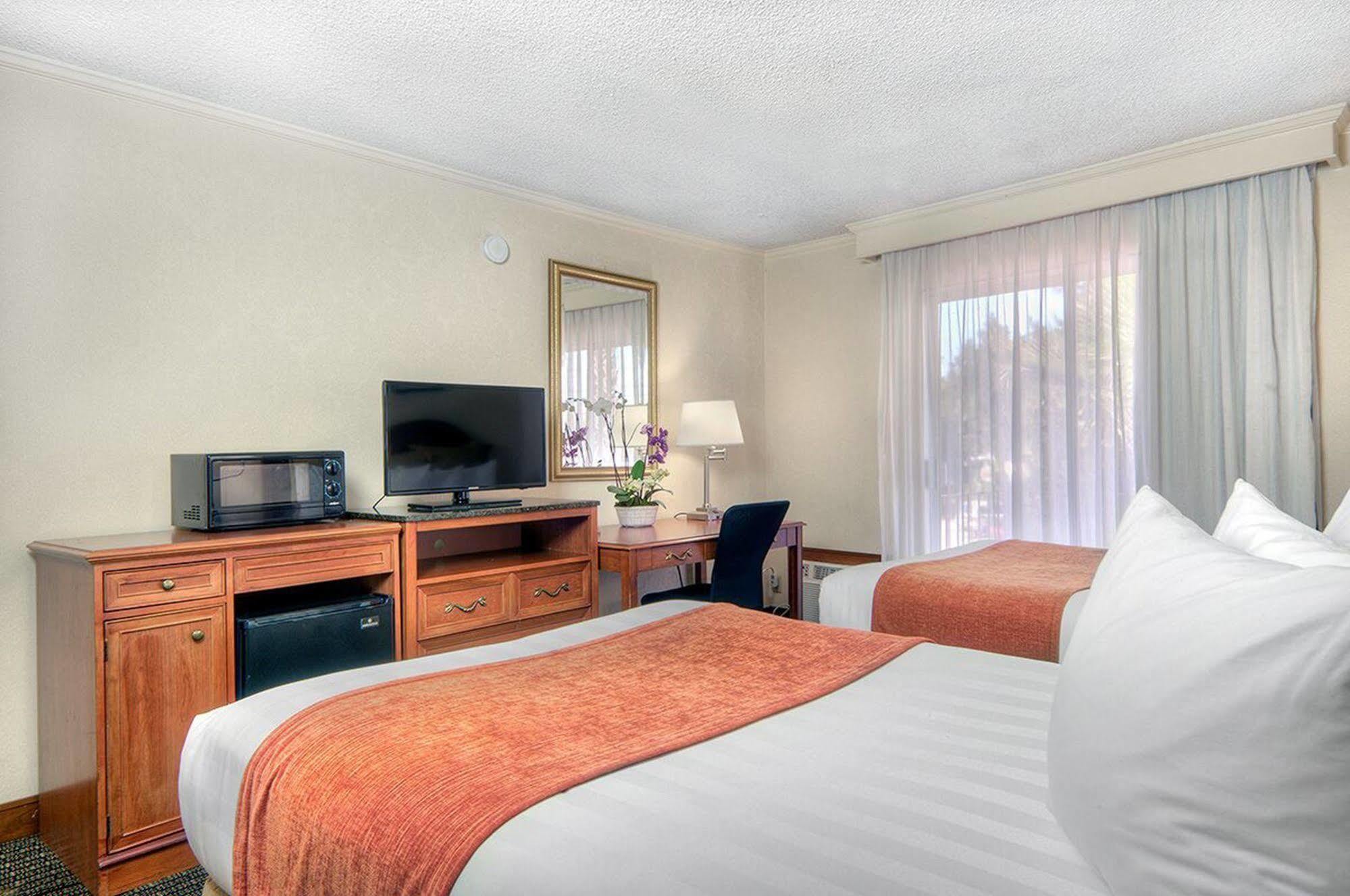 Los Prados Hotel San Mateo Ngoại thất bức ảnh